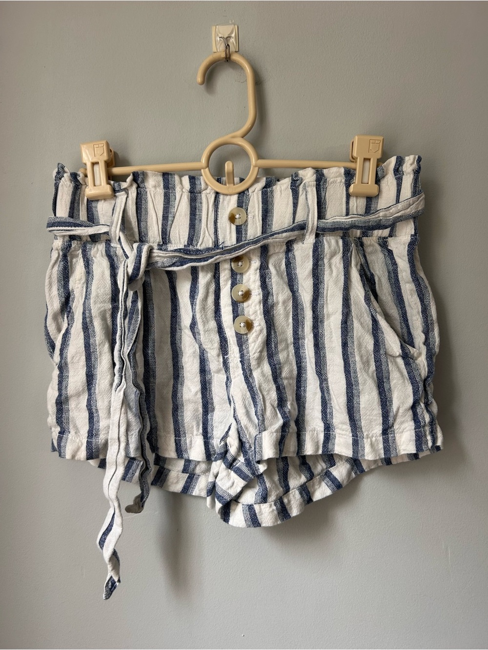 Rewash Women’s Paperbag Linen Shorts Bow Belt Buttons Blue White Stripes Med